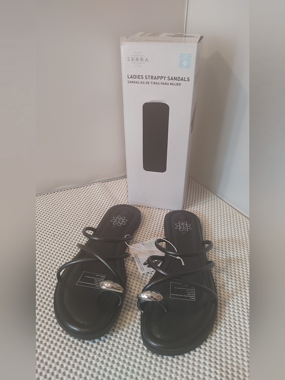 SERRA Ladies Size 9 Strappy Sandals Black /Silver